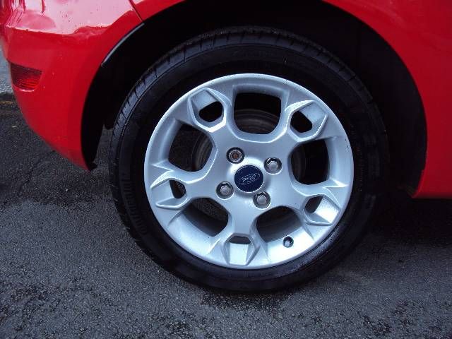 2012 Ford Fiesta 1.25 82PS Zetec 3-dr image 9