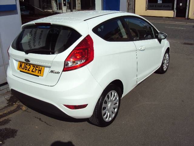 2012 Ford Fiesta 1.25 60PS Edge 3-dr Hatchback image 2