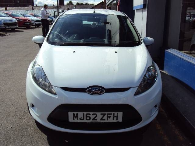 2012 Ford Fiesta 1.25 60PS Edge 3-dr Hatchback image 3