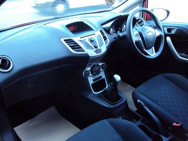 2012 Ford Fiesta 1.25 60PS Edge 3-dr Hatchback image 6