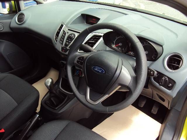 2010 Ford Fiesta 1.25 60PS Edge 5-dr Hatchback image 5