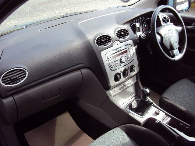 2008 Ford Focus 1.6 Zetec 5-dr Hatchback image 6