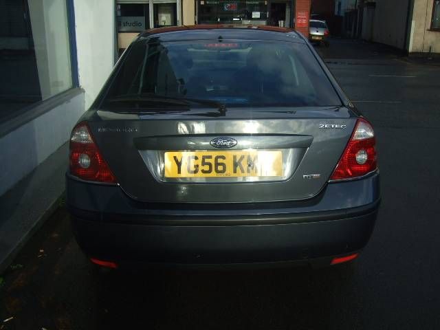 2006 Ford Mondeo 2.2 155PS TDCi Zetec 5-dr Hatchback image 4