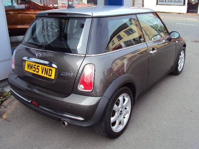2005 Mini Cooper 1.6 Park Lane 3-dr Hatchback image 2
