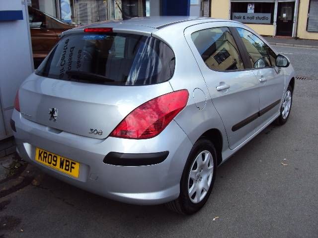 2009 Peugeot 308 1.6 S Automatic 5-dr Hatchback image 2