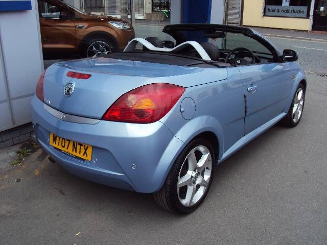 2007 Vauxhall Tigra 1.4 16v Exclusiv 2-dr Convertible image 2
