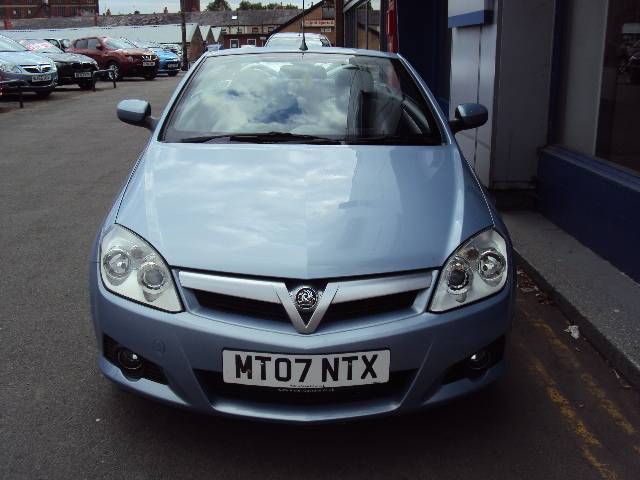 2007 Vauxhall Tigra 1.4 16v Exclusiv 2-dr Convertible image 3