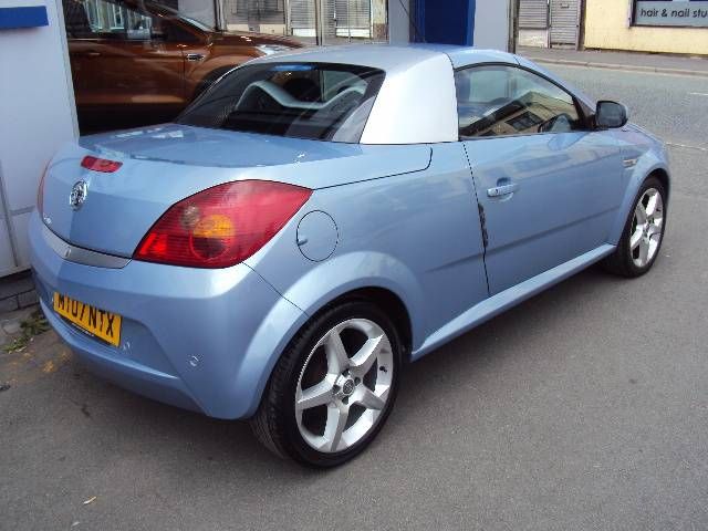 2007 Vauxhall Tigra 1.4 16v Exclusiv 2-dr Convertible image 4