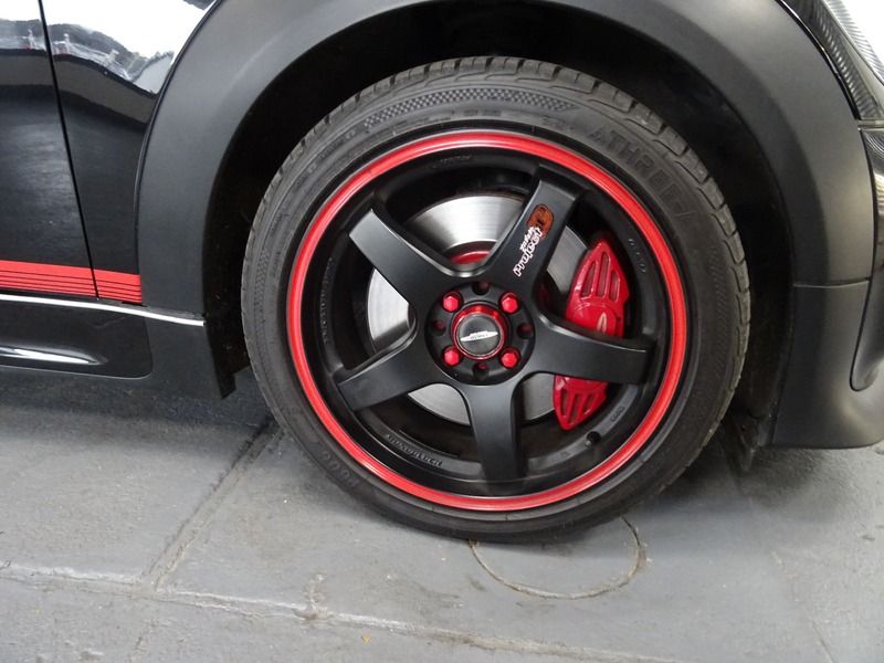 2011 MINI Hatch image 9