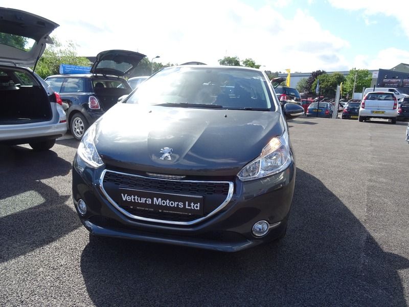 2012 Peugeot 208 image 3