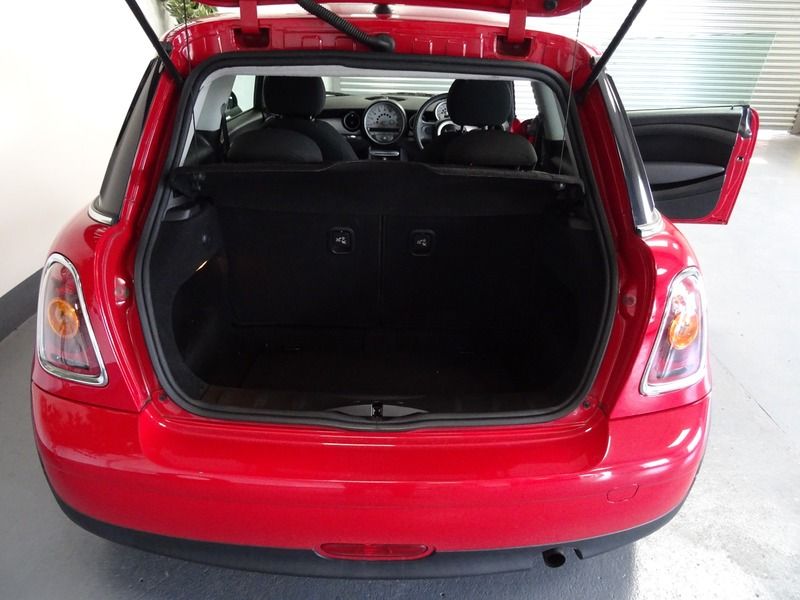 2009 MINI Hatch image 4