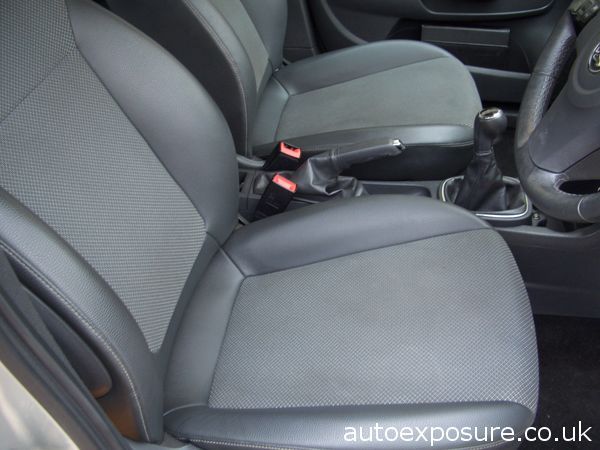 2010 Vauxhall Corsa 1.4i 16V SE image 6