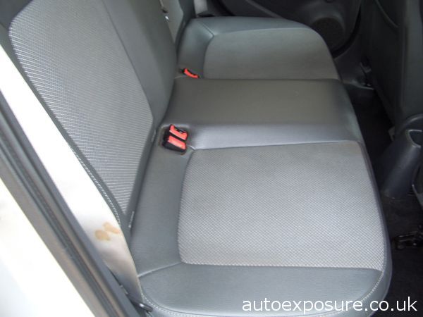 2010 Vauxhall Corsa 1.4i 16V SE image 7