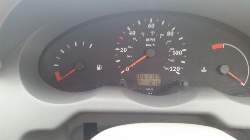 2000 lovely Nissan a micra image 4