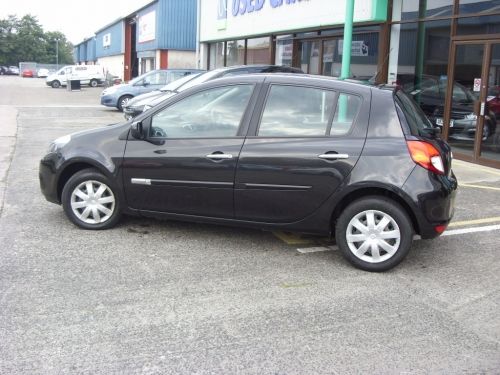 2012 Renault Clio 1.5 dCi FAP Expression Eco Pack 5dr image 4