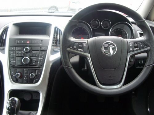 2012 Vauxhall Astra SRI 2.0cdti eCOLFLEX image 6