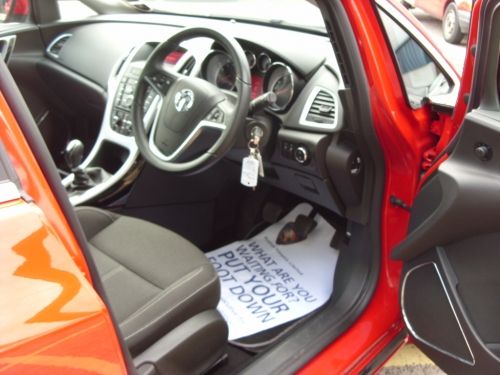 2012 Vauxhall Astra SRI 1.6 image 8