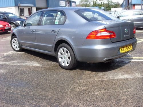 2012 Skoda Superb S 1.6 TDi 105PS image 2