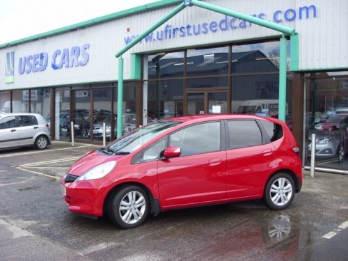 2013 Honda Jazz ES + VTEC image 2