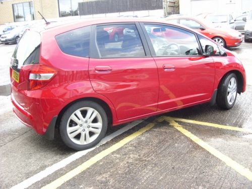 2013 Honda Jazz ES + VTEC image 4