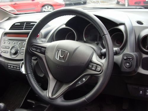 2013 Honda Jazz ES + VTEC image 8