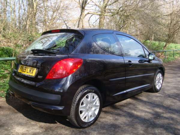 2009 Peugeot 207 1.4 HDI S image 4