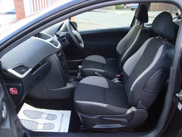 2009 Peugeot 207 1.4 HDI S image 6
