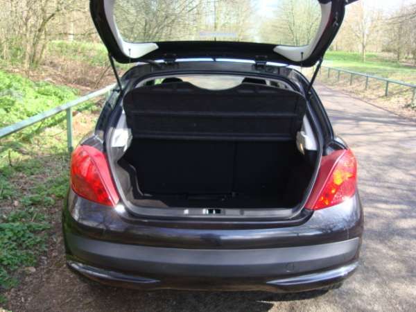 2009 Peugeot 207 1.4 HDI S image 8