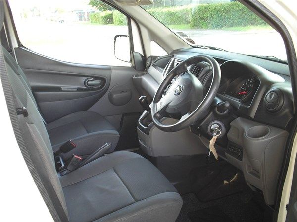 2013 Nissan NV200 image 5