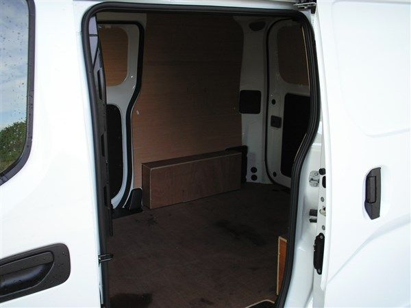 2013 Nissan NV200 image 8