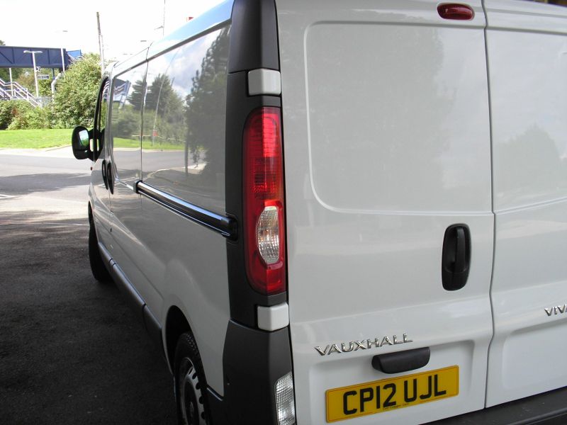 2012 Vauxhall Vivaro image 4