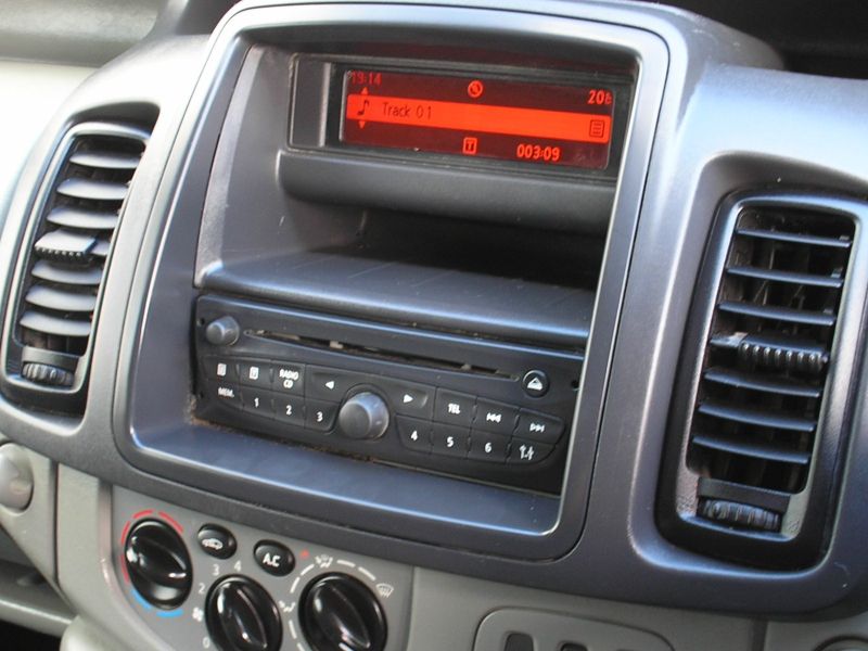 2012 Vauxhall Vivaro image 9