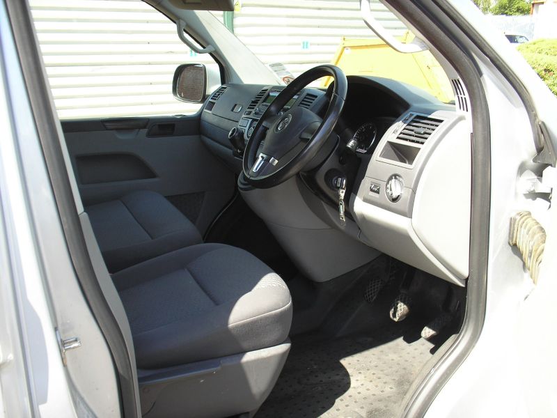 2014 VW Transporter 2.0TDi (102PS) image 6
