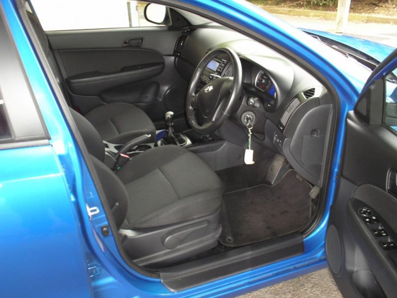 2010 Hyundai I30 5 Door image 5