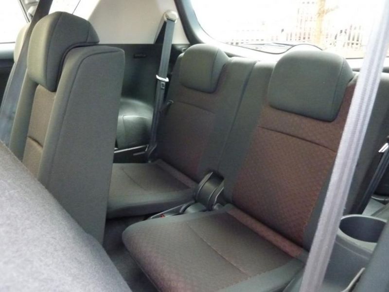 2010 TOYOTA VERSO TR D-4D image 8