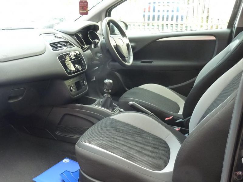 2012 FIAT PUNTO TWINAIR image 6