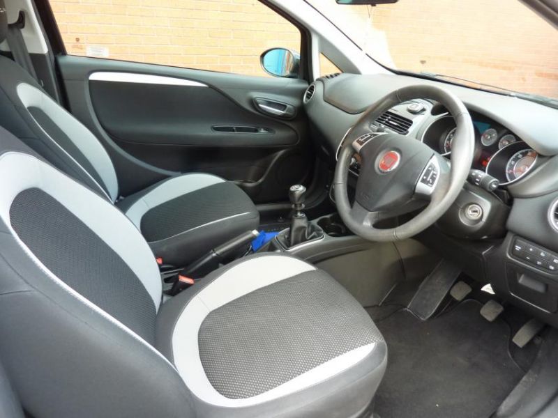 2012 FIAT PUNTO TWINAIR image 7