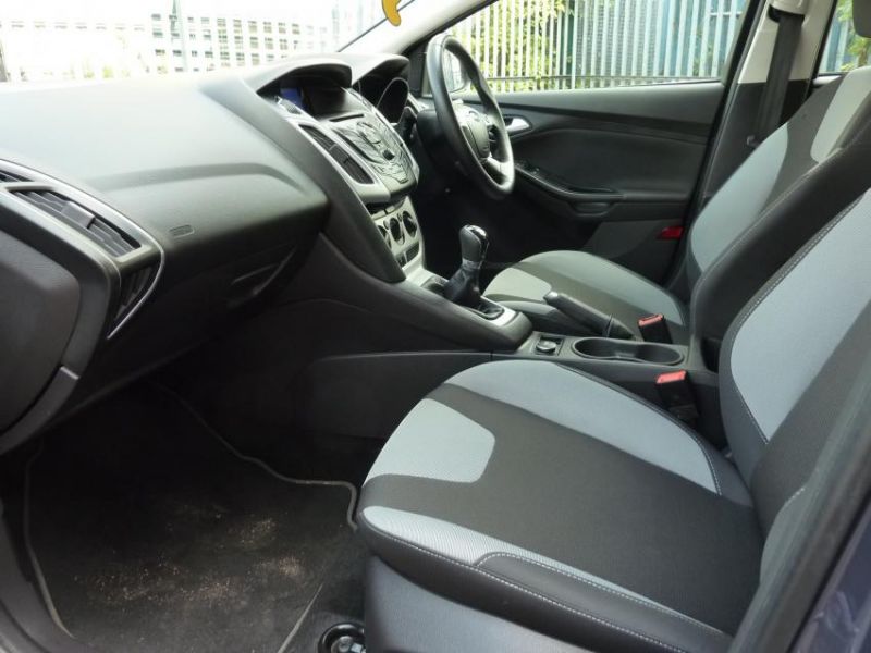 2012 FORD FOCUS ZETEC image 8