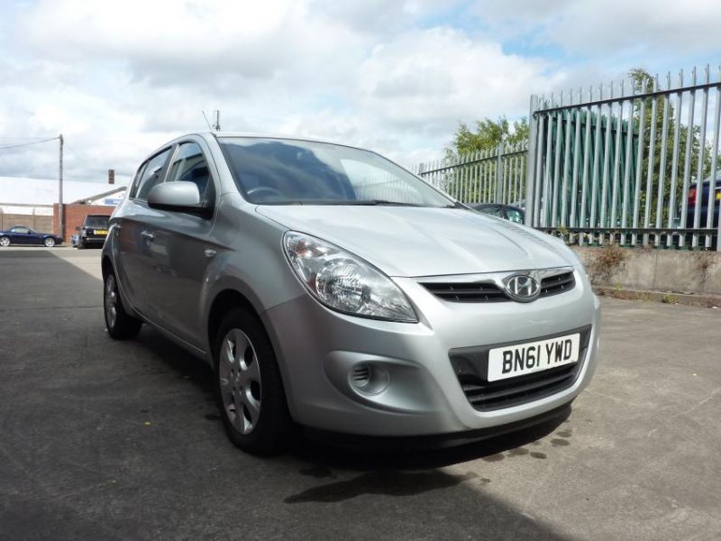 2011 HYUNDAI I20 COMFORT CRDI image 2