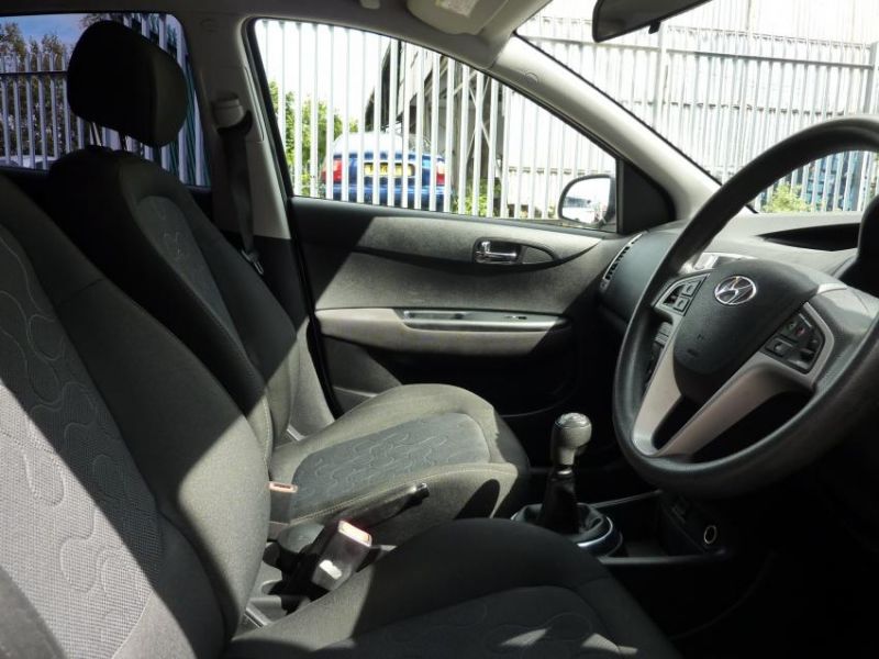 2011 HYUNDAI I20 COMFORT CRDI image 5
