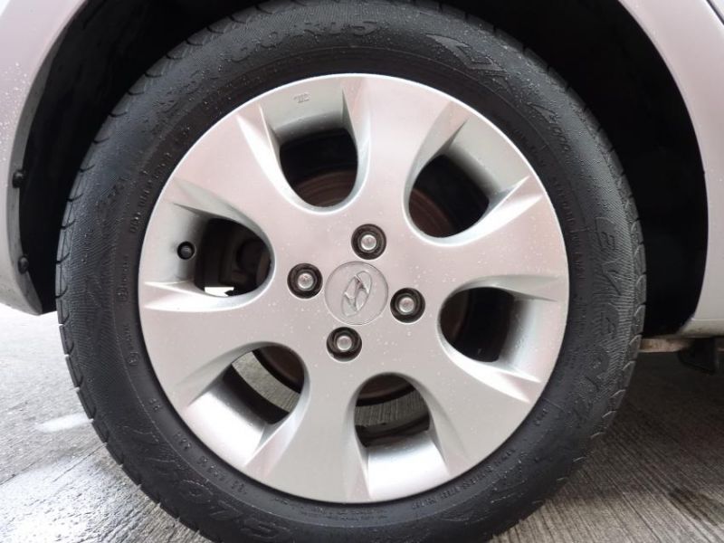 2011 HYUNDAI I20 COMFORT CRDI image 8