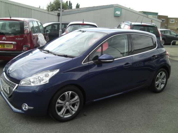 2012 Peugeot 208 1.4 Allure 5 door image 2