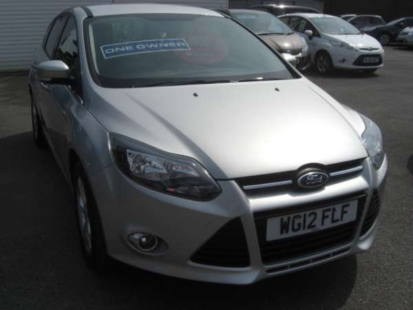 2012 Ford Focus 1.6 Ti-VCT Zetec 5 door image 1