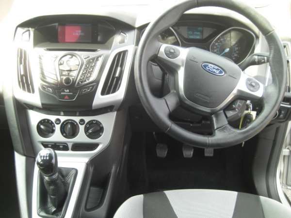 2012 Ford Focus 1.6 Ti-VCT Zetec 5 door image 7