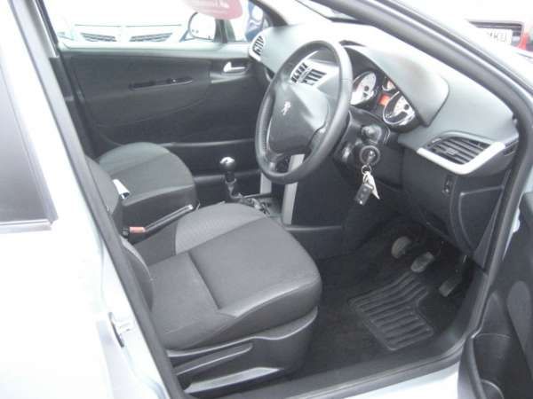 2012 Peugeot 207 1.6 Hdi Active image 5