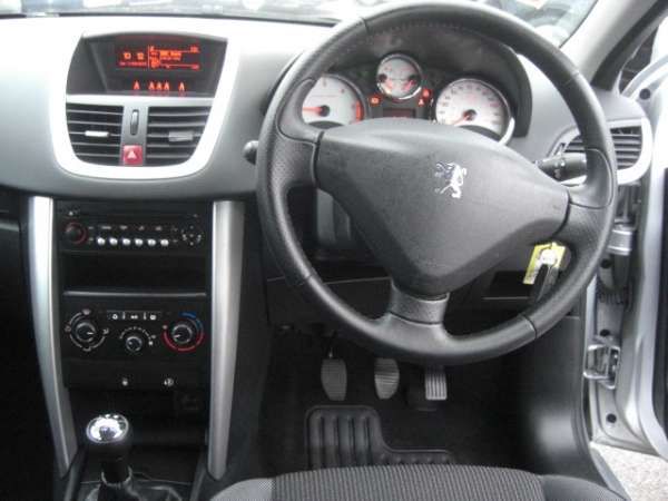 2012 Peugeot 207 1.6 Hdi Active image 7