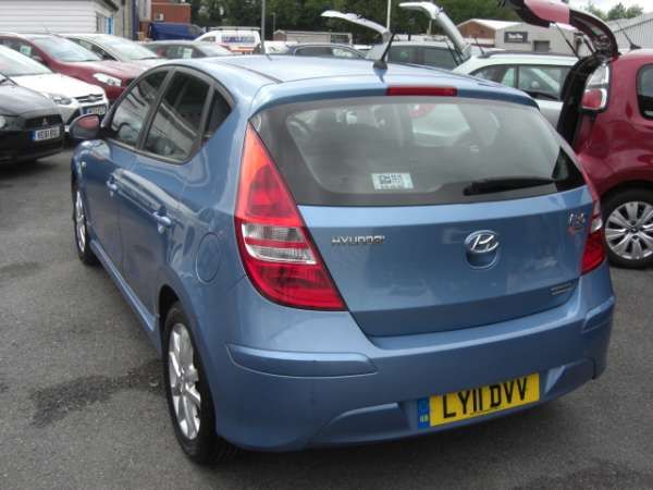 2011 Hyundai i30 1.6 CRDi Comfort image 3