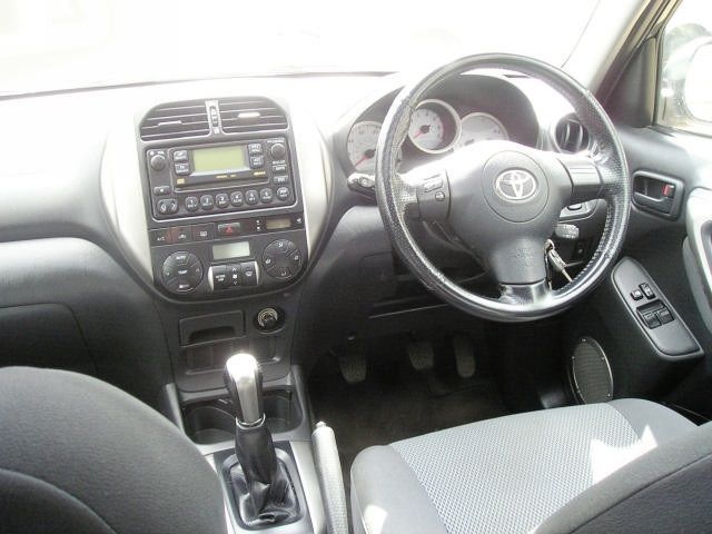 2006 Toyota RAV-4 image 8