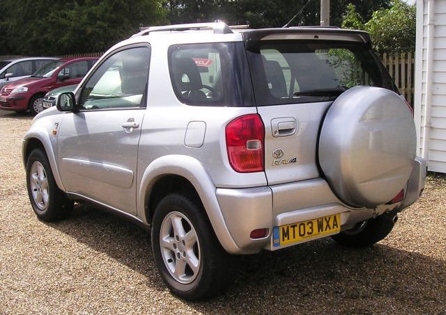 2003 Toyota RAV-4 image 3