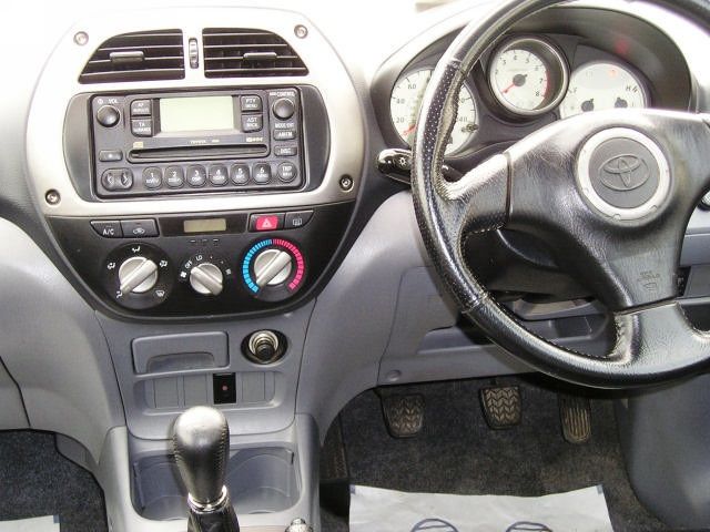 2003 Toyota RAV-4 image 8